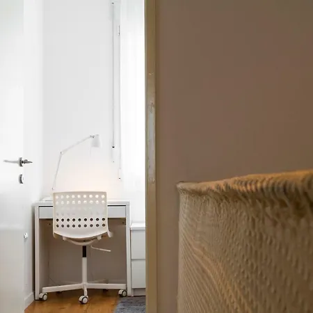 In Centre For 6 Apartment *