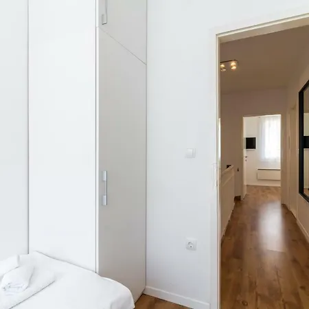 Apartment In Centre For 6