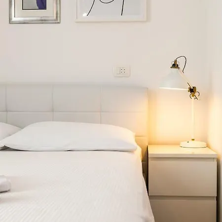 Apartment In Centre For 6 *