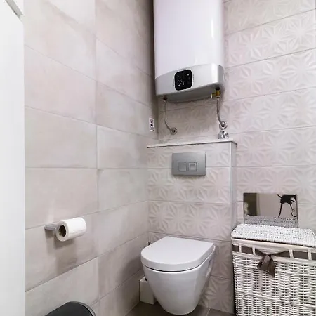 Apartment In Centre For 6