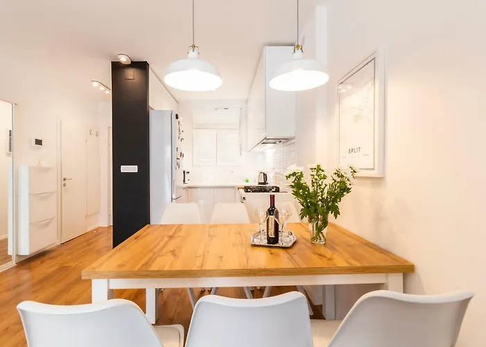 In Centre For 6 Апартаменти *